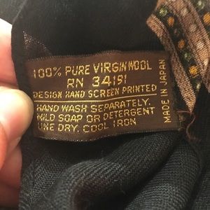 Wool scarf - black and white 29 inch square